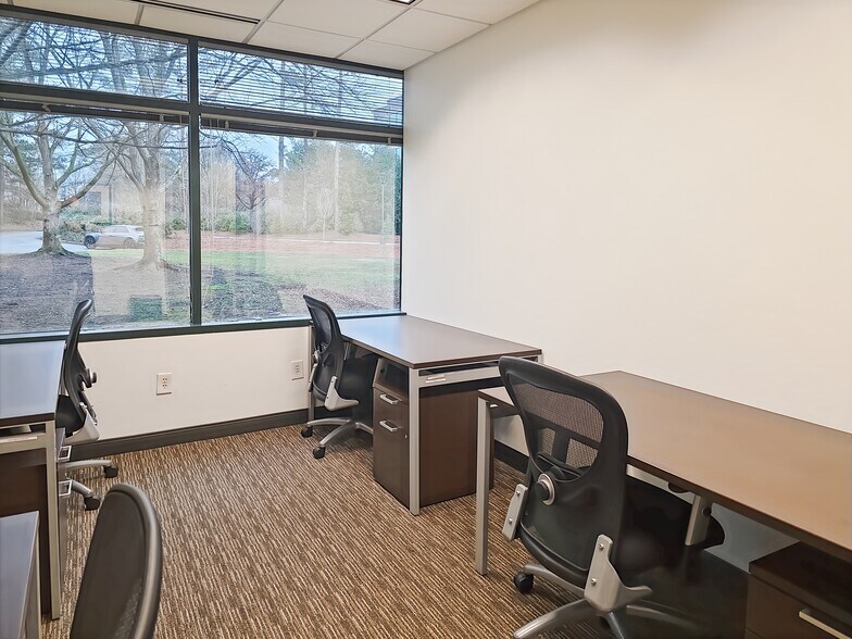 More Photos Of 11555 Medlock Bridge Rd, Duluth Coworking Space