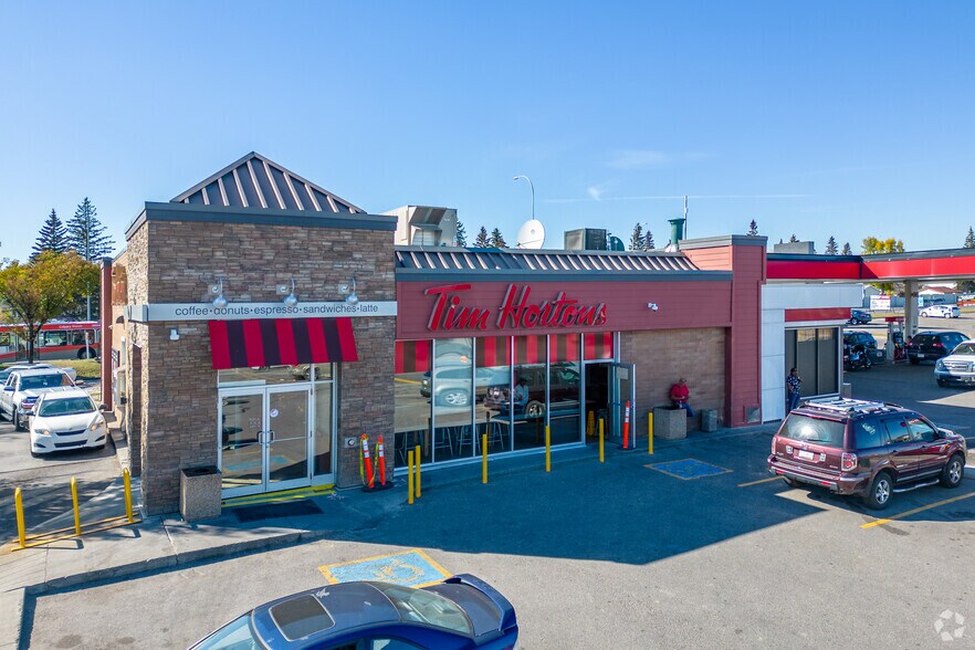 More Photos Of 2640 52nd St NE, Calgary Unknown For Lease