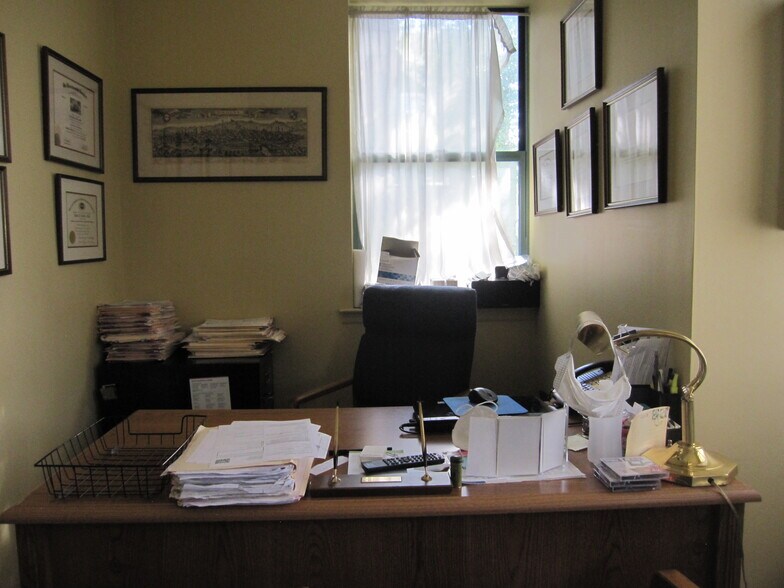 More Photos Of 199 Broad St, Bloomfield Medical For Lease