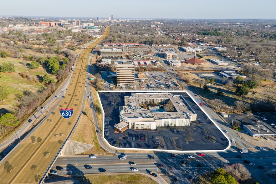 More Photos Of 925 S University Ave, Little Rock Hotel For Sale