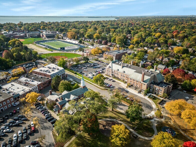 More Photos Of 112 Kercheval Ave, Grosse Pointe Office Residential For Lease