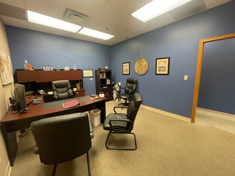 More Photos Of 650 Spring Hill Ring Rd, West Dundee Medical For Lease