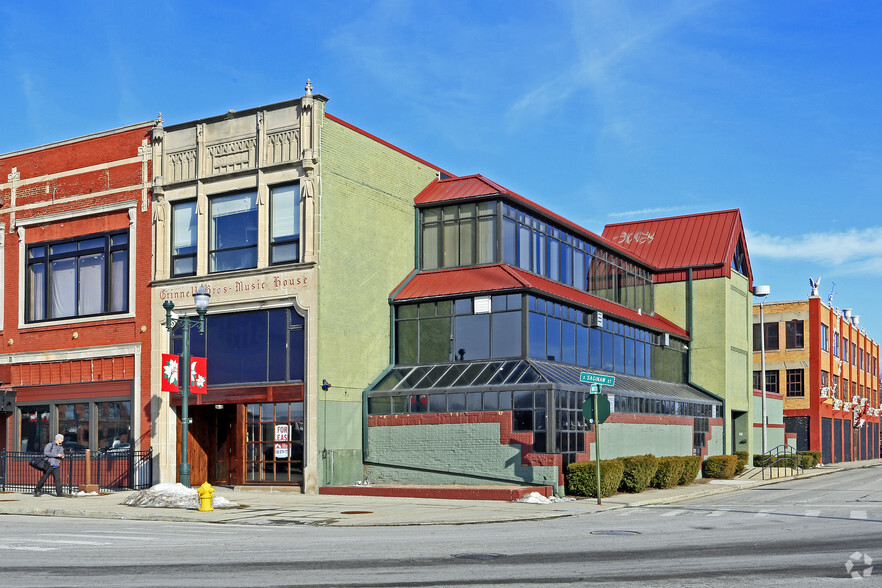 Primary Photo Of 29 S Saginaw St, Pontiac Storefront For Lease