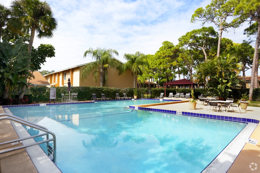 More Photos Of 5473 27th St S, Saint Petersburg Apartments For Sale