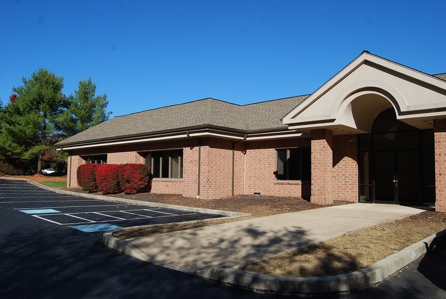 More Photos Of 59 General Warren Blvd, Malvern Medical For Lease