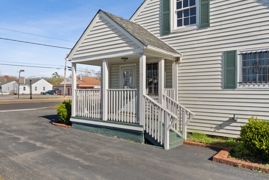 More Photos Of 605 E Nine Mile Rd, Highland Springs Office Residential For Sale