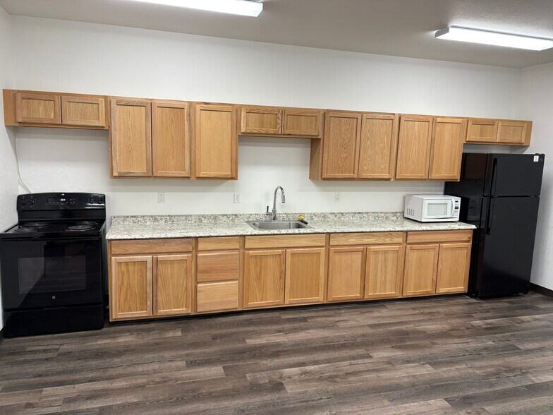 More Photos Of 2504 Manufacturing Ln, Richland Industrial For Lease