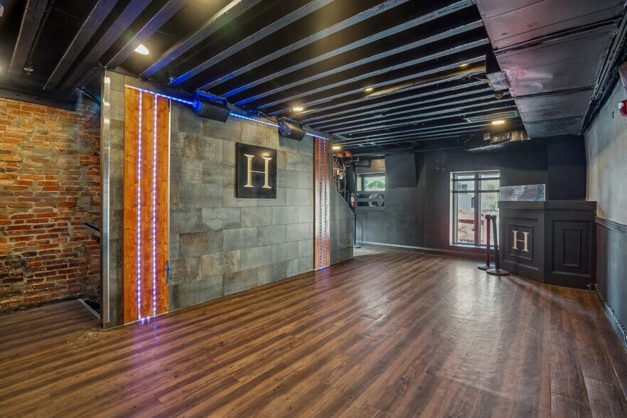 More Photos Of 1336 U St NW, Washington Bar For Sale