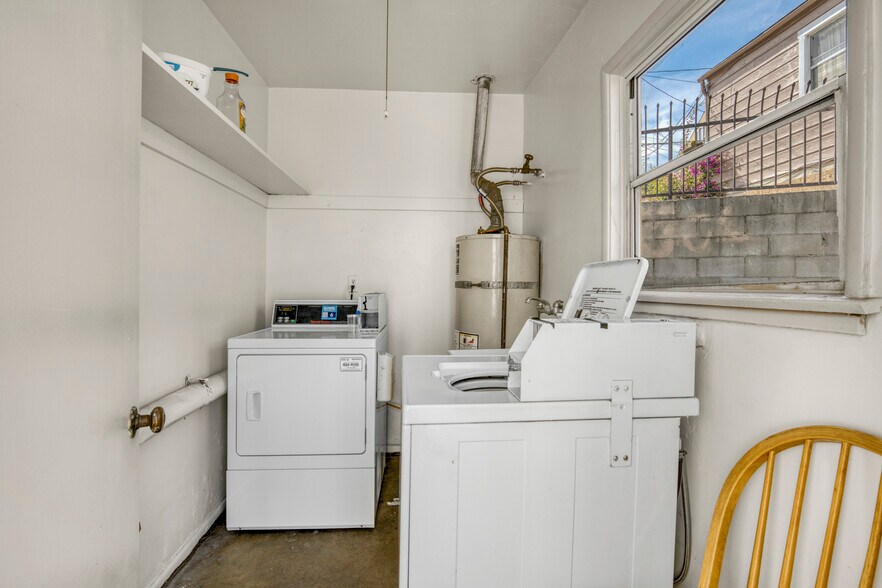 More Photos Of 1655 Carmona Ave, Los Angeles Multifamily For Sale