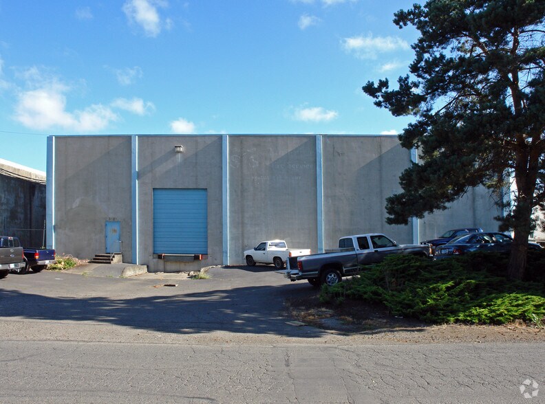 More Photos Of 3025A Industrial Way NE, Salem Warehouse For Lease
