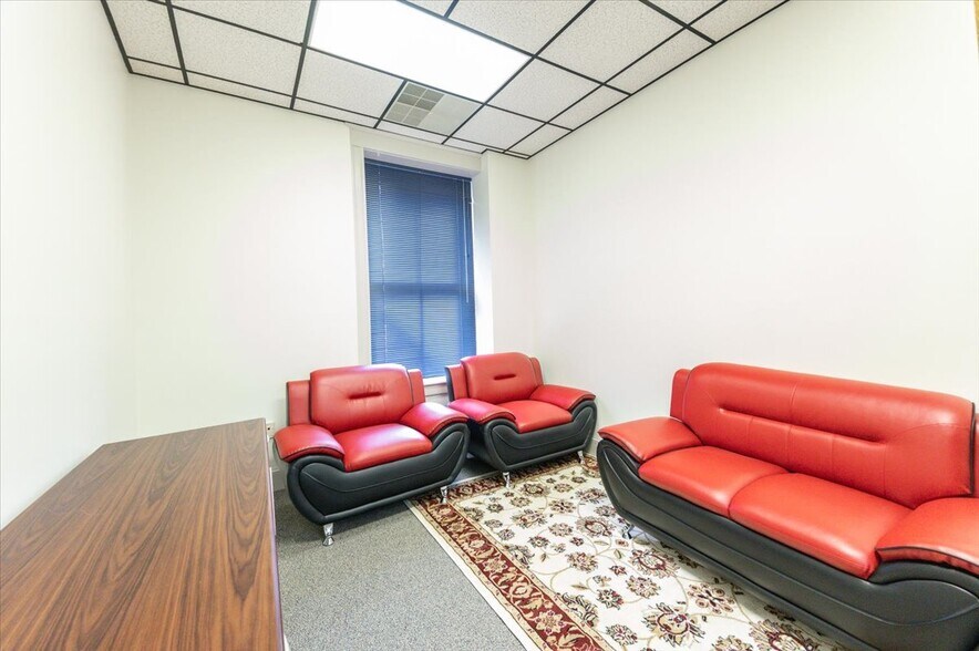 More Photos Of 28-30 W Washington St, Hagerstown Office For Sale