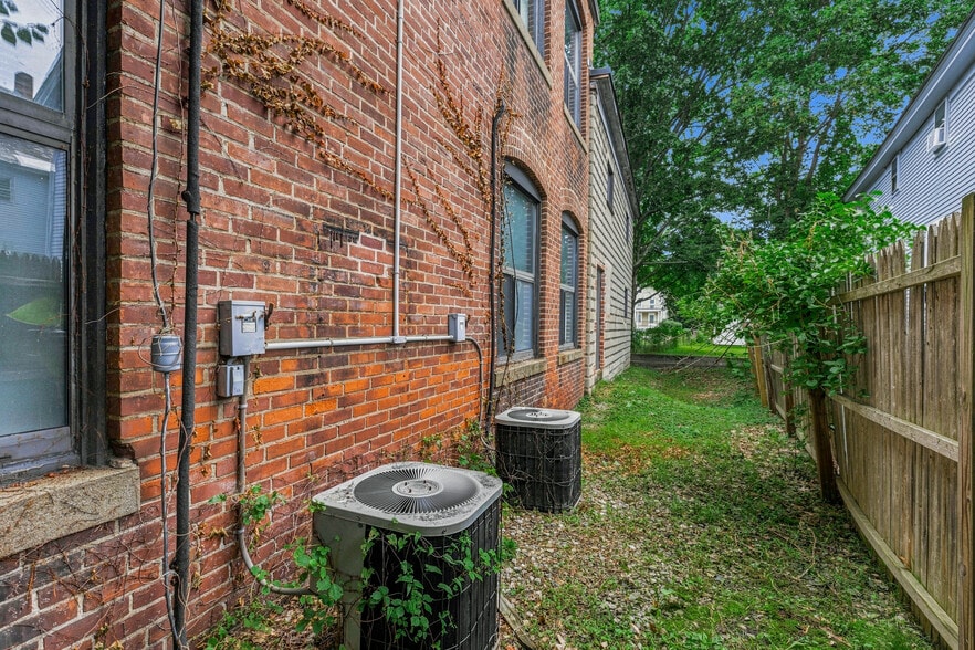 More Photos Of 103 Roxbury St, Keene Office For Sale