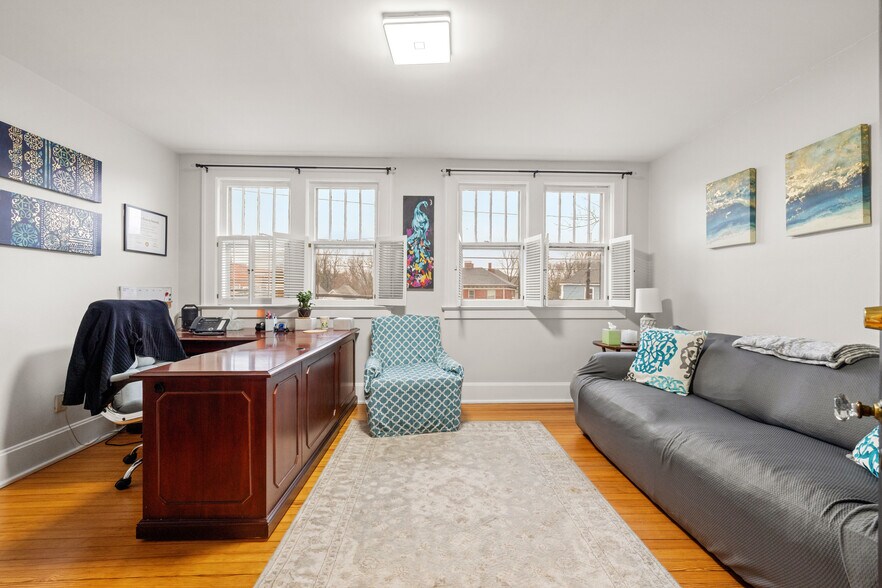 More Photos Of 520 E Maxwell St, Lexington Office For Sale