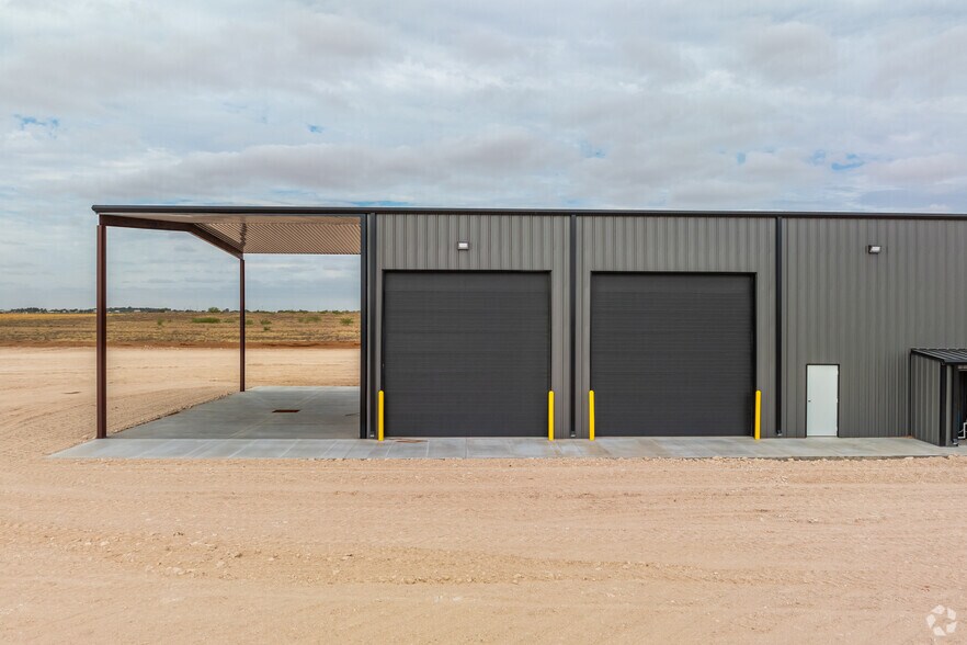 More Photos Of 4710 County Road 134, Midland Warehouse For Lease
