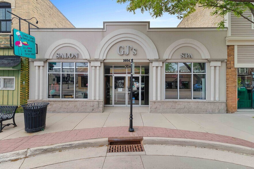 Primary Photo Of 1604 Washington St, Two Rivers Storefront For Sale