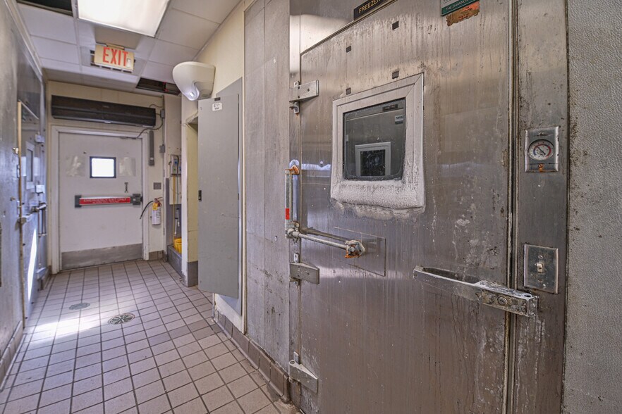 More Photos Of 2675 32nd Ave S, Grand Forks Restaurant For Sale