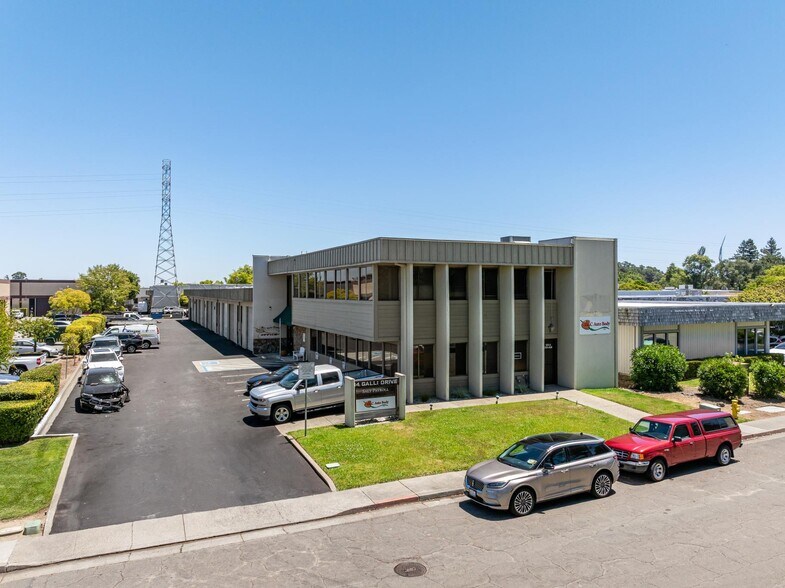 More Photos Of 14 Galli Dr, Novato Warehouse For Lease