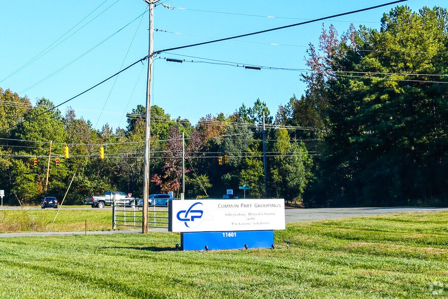 More Photos Of 11601 Hambright Rd, Huntersville Manufacturing For Lease