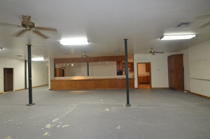 More Photos Of 31633 US-377 Hwy, Gordonville Light Distribution For Sale