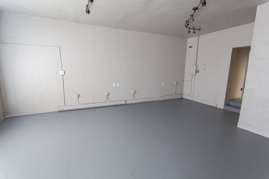 More Photos Of 1200-1218 N Killingsworth St, Portland Storefront For Sale