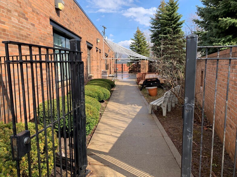 More Photos Of 6221 Transit Rd, Depew Office For Sale