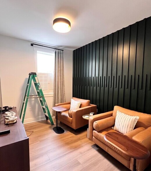 More Photos Of 301 W York St, Savannah Office For Sale