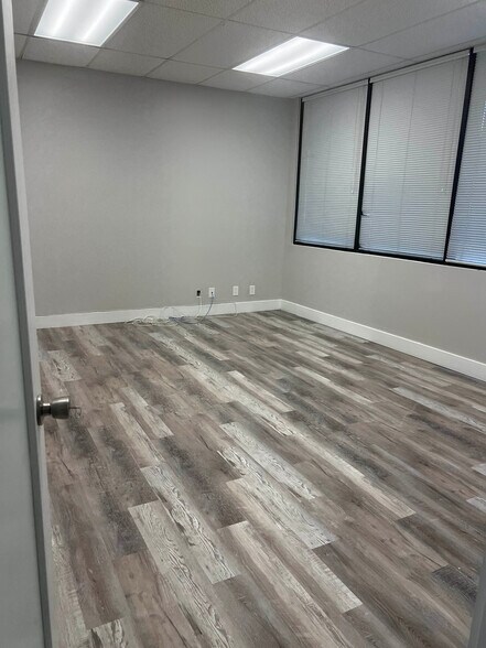 More Photos Of 9720-9734 W Sample Rd, Coral Springs Office For Lease