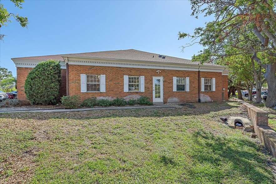 More Photos Of 1100 S Tamiami Trl, Venice Office For Sale
