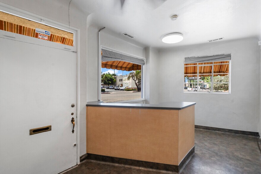 More Photos Of 24 S 3rd St, Patterson Flex For Sale