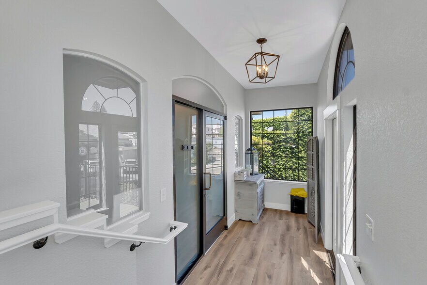 More Photos Of 160 Cherry Ave, Auburn Office Residential For Sale