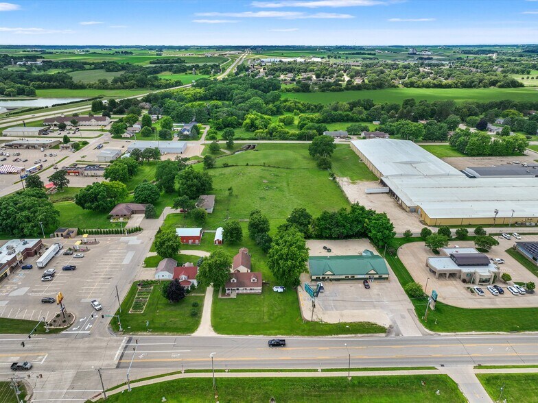 More Photos Of 1430 9th St SE, Dyersville Land For Sale