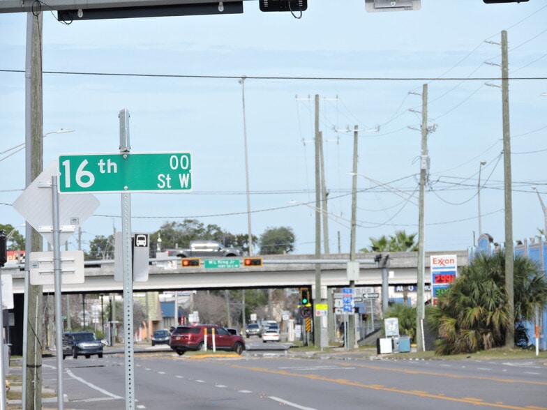 More Photos Of 2504 Main St, Jacksonville Freestanding For Sale