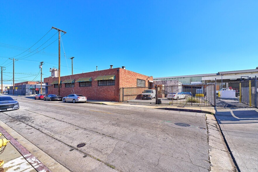 More Photos Of 2302 E 38th St, Vernon Manufacturing For Sale