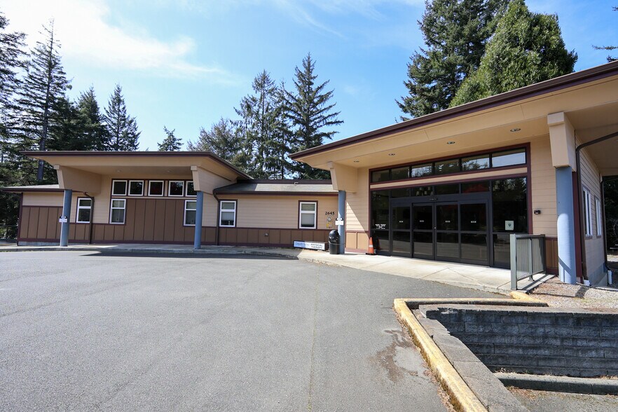 More Photos Of 2645 N 17th St, Coos Bay Medical For Sale