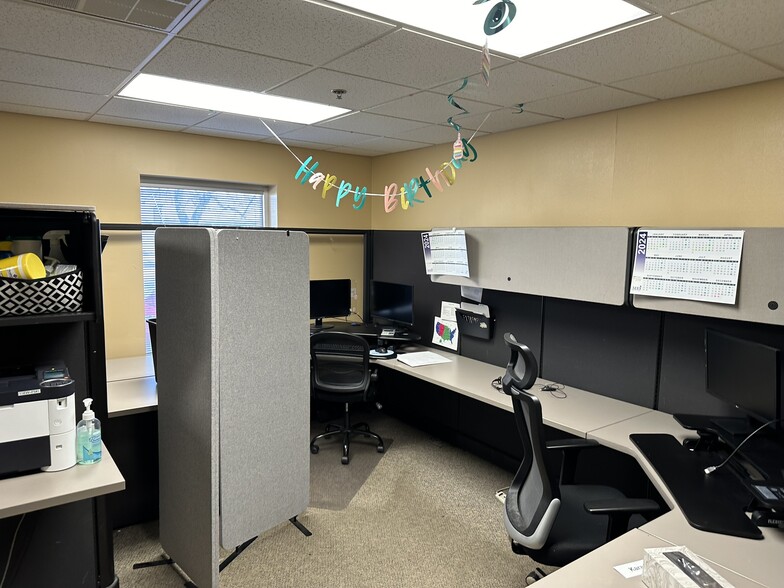 More Photos Of 1314 Burch Dr, Evansville Office For Sale