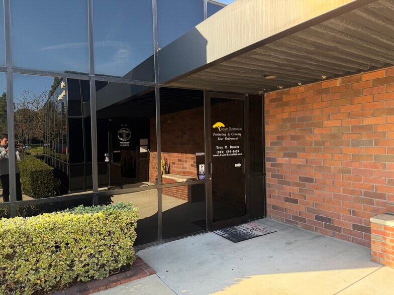 More Photos Of 23171-23173 La Cadena Dr, Laguna Hills Medical For Lease