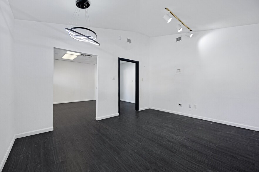 More Photos Of 394 N 3rd Ave, Phoenix Office For Sale