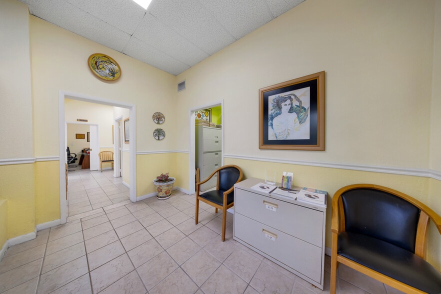 More Photos Of 1058-1062 SW 1st St, Miami Storefront Retail Office For Sale