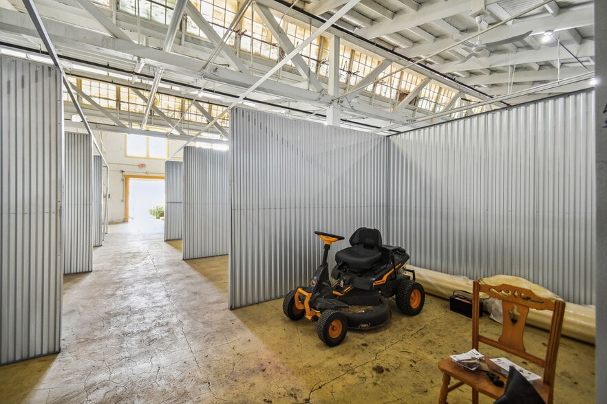 More Photos Of 160 W Haines Blvd, Lake Alfred Self Storage For Sale