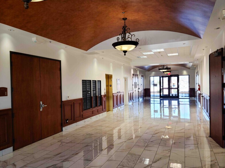 More Photos Of 6970 W Patrick Ln, Las Vegas Medical For Sale