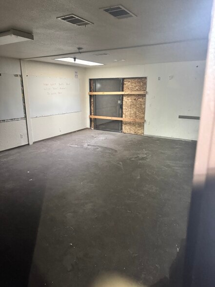 More Photos Of 17537 Montezuma St, Adelanto Lodge Meeting Hall For Sale