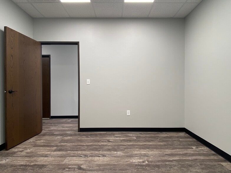 More Photos Of 7605 NW 79th Pl, Oklahoma City Industrial For Lease