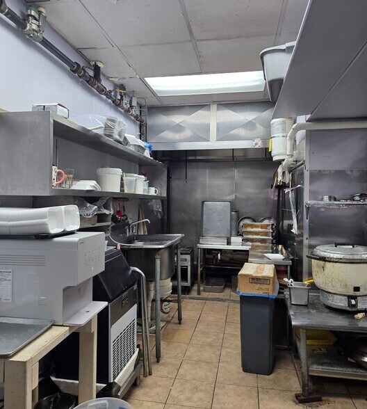 More Photos Of 7311 Little River Tpke, Annandale Storefront For Sale
