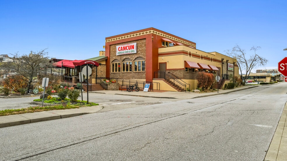 Primary Photo Of 401 Riverboat Row, Newport Restaurant For Sale