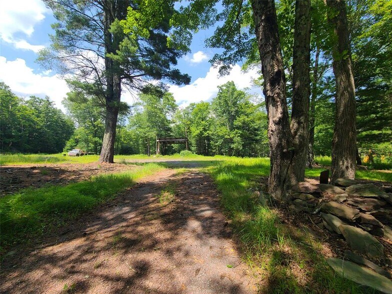 More Photos Of 41 Martin Ln, Mongaup Valley Service For Sale