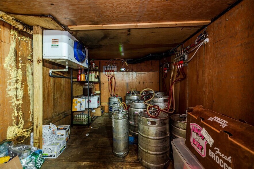 More Photos Of 2918 Bruckner Blvd, Bronx Bar For Sale