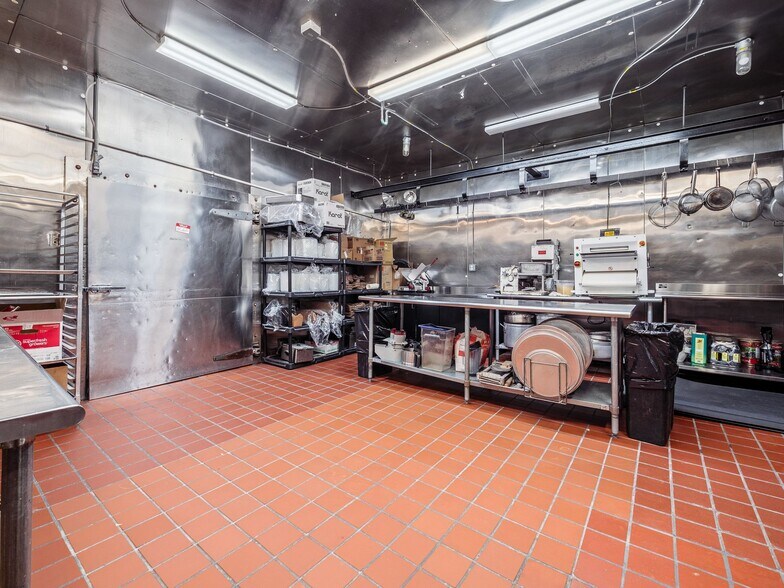 More Photos Of 1660-1664 W 1st Ave, Columbus Freestanding For Sale