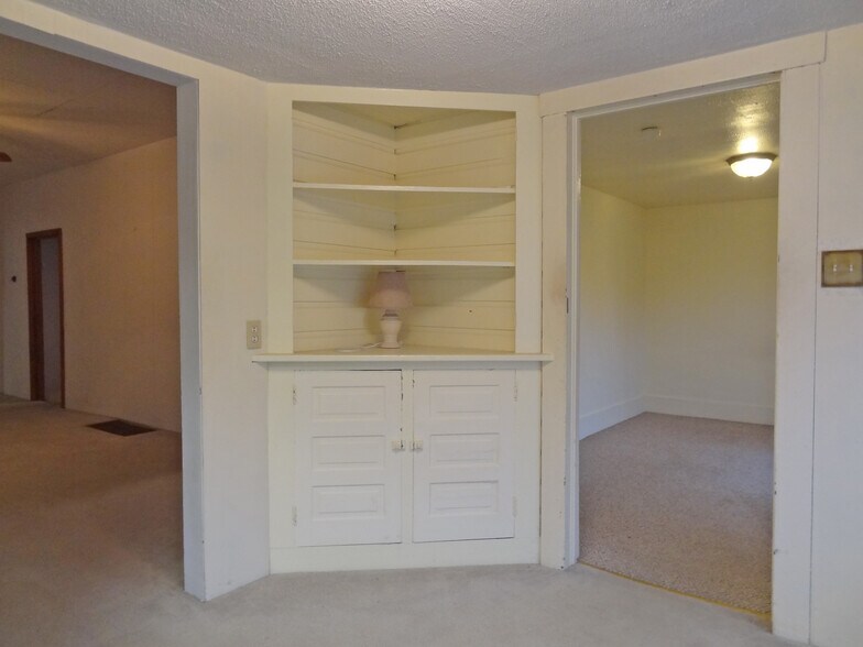 More Photos Of 93 Maple Ave, Morgantown Office For Sale