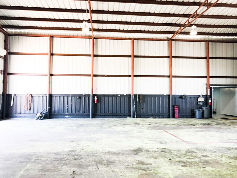 More Photos Of 4515 Smith Rd, Von Ormy Truck Terminal For Lease