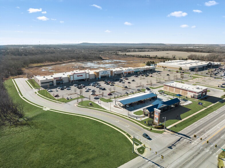 More Photos Of 2311-2709 SE Adams Blvd, Bartlesville Storefront For Sale